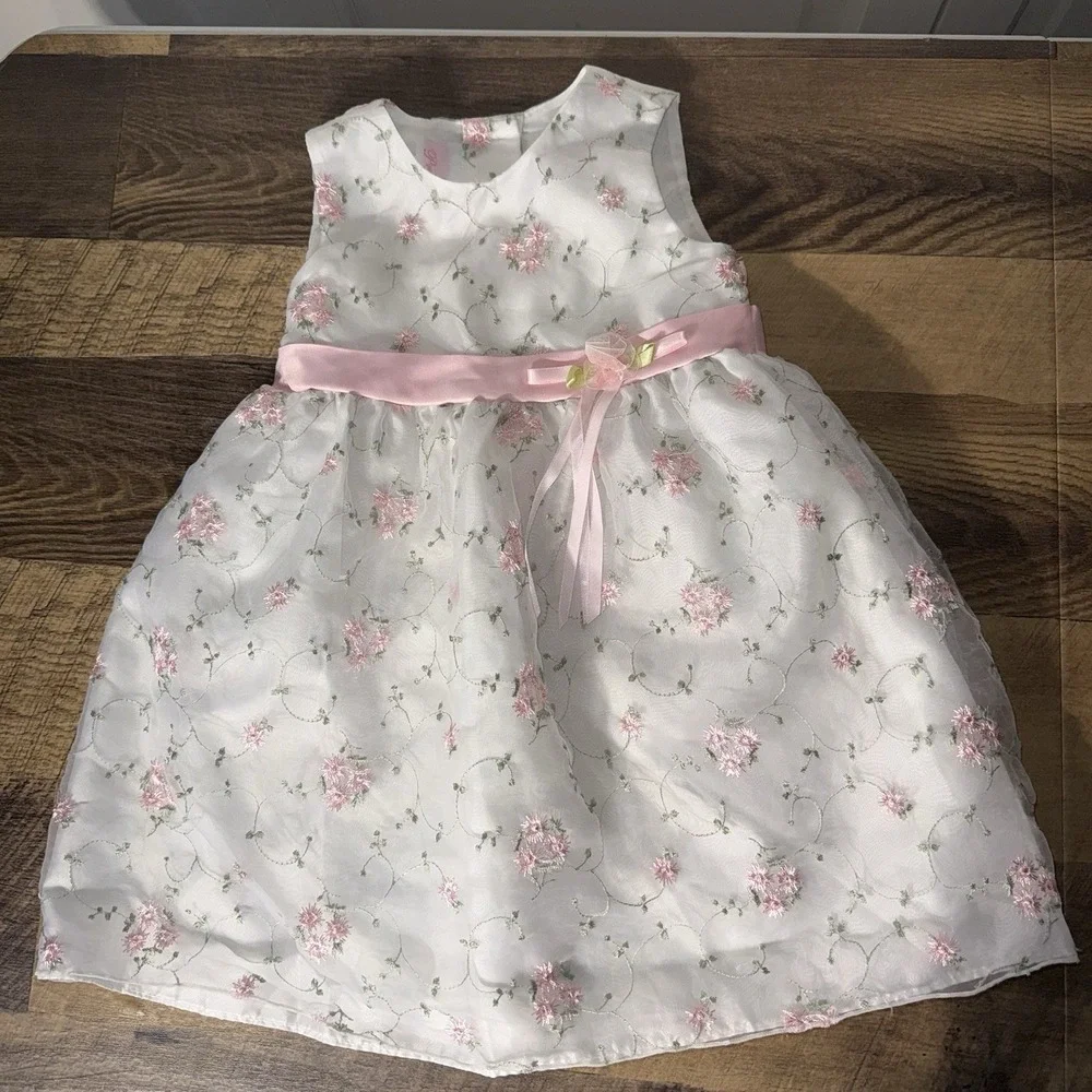 Lot Of 3 Girls Size 24 Months Dresses Lacy Embroidery‎ Fancy